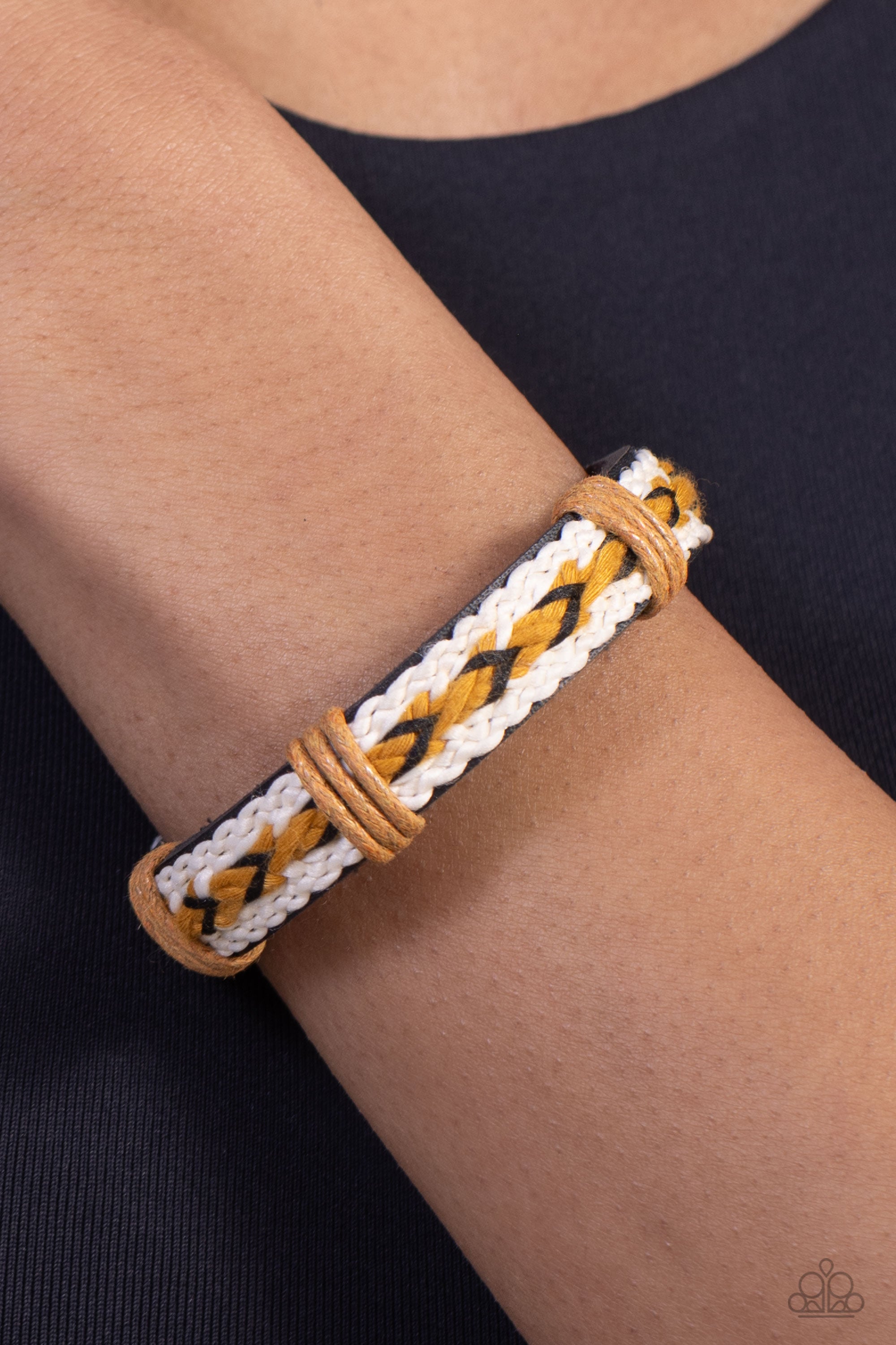 Mountain PASSPORT - Black