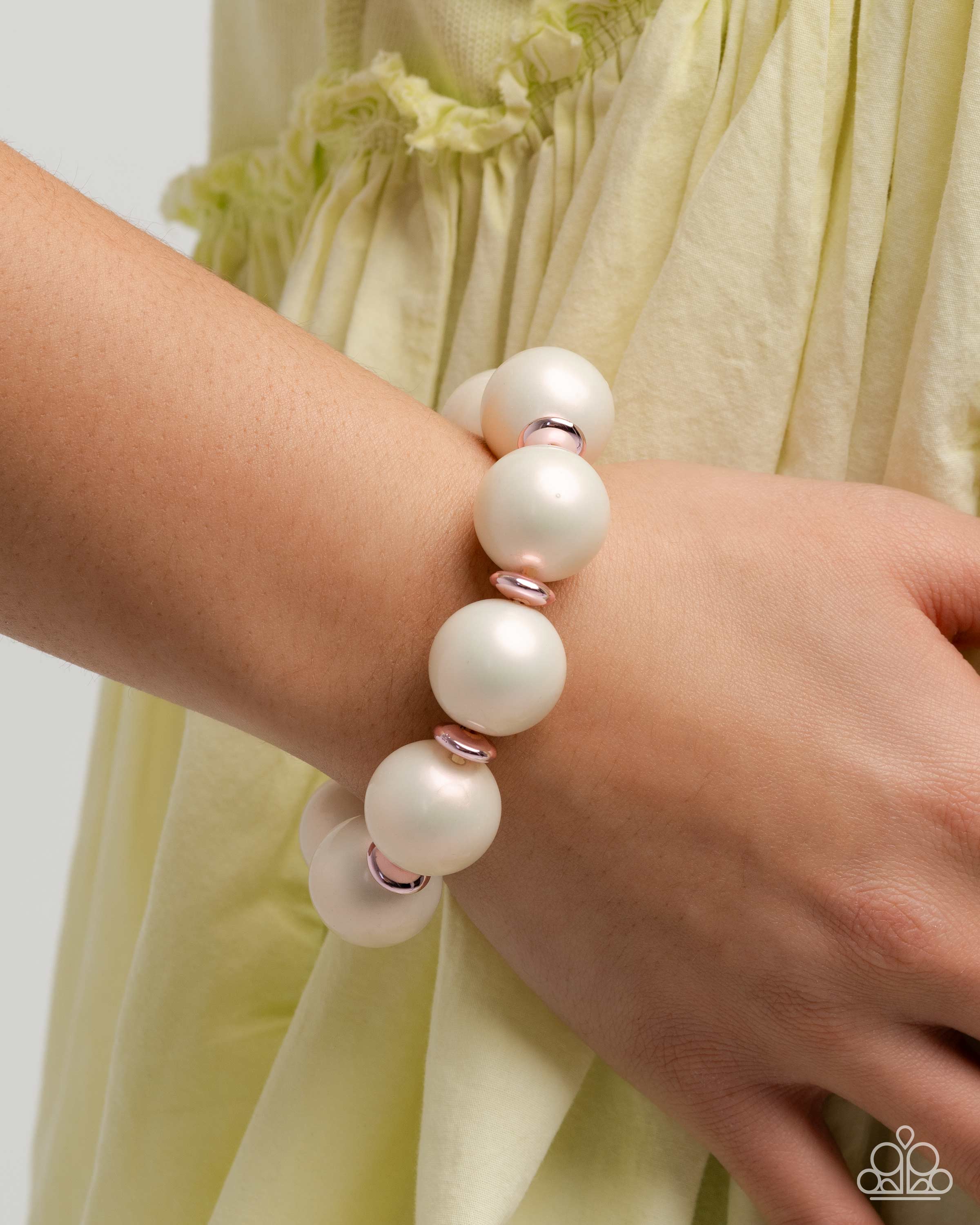 Pearl Platoon - Complete Look